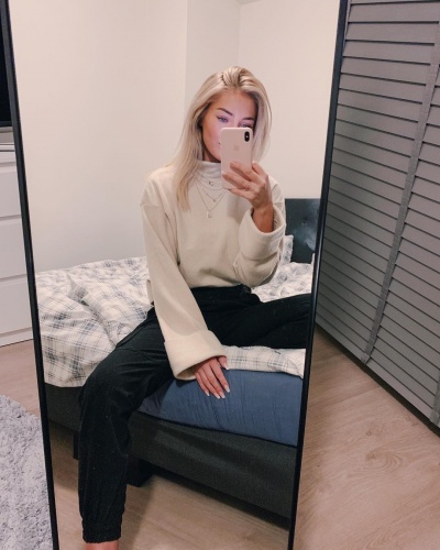 Alexander Sörloth'un eşi Lena Selnes Instagram fotoğrafları 78