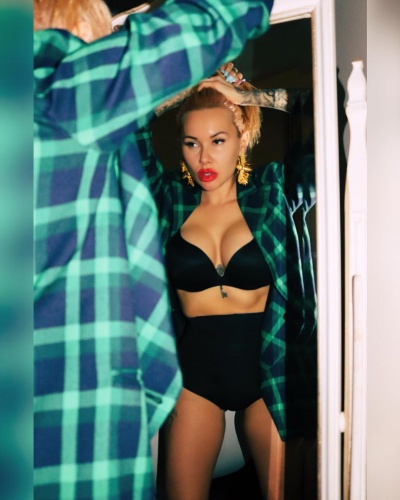 Irina Morozyuk seksi fotoğraflarıyla Instagram'ı salladı 21