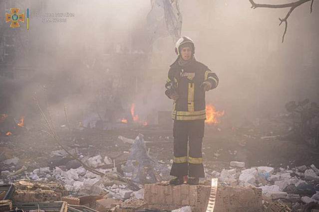 Kiev’in Podil semtine bu sabah füze parçası düştü 10