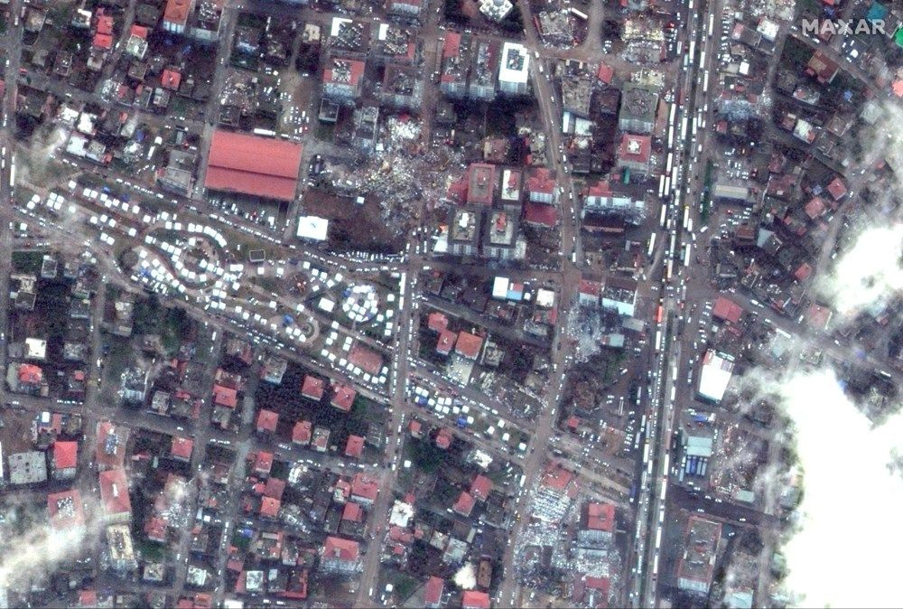 Depremdeki tahribat uydu görüntülerine yansıdı! Öncesi ve sonrası paylaşıldı… 14