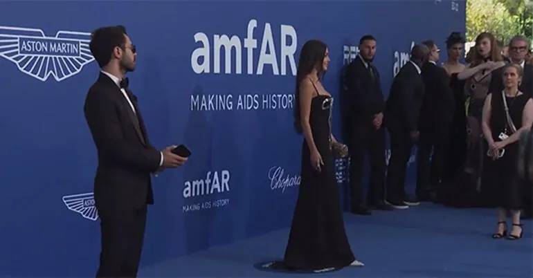Hande Erçel’in Cannes’da giydiği siyah kıyafet hangi marka, kaç para? 5