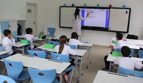 Milli Eğitim Bakanlığı 2023-2024 eğitim takvimini açıkladı! Okullar ne zaman açılacak? Yarıyıl ve ara tatiller ne zaman? 2