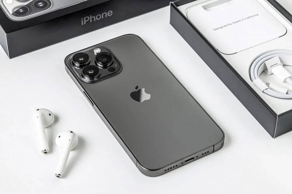 Apple Dünyada bir ilke imza attı: Yuvarlanabilir iPhone Patenti aldı! 8