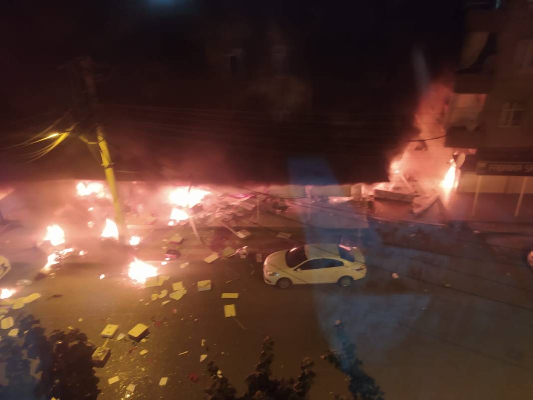 Tekstil atölyesinde yangın: 25 kişi dumandan etkilendi, 2 yaralı 11