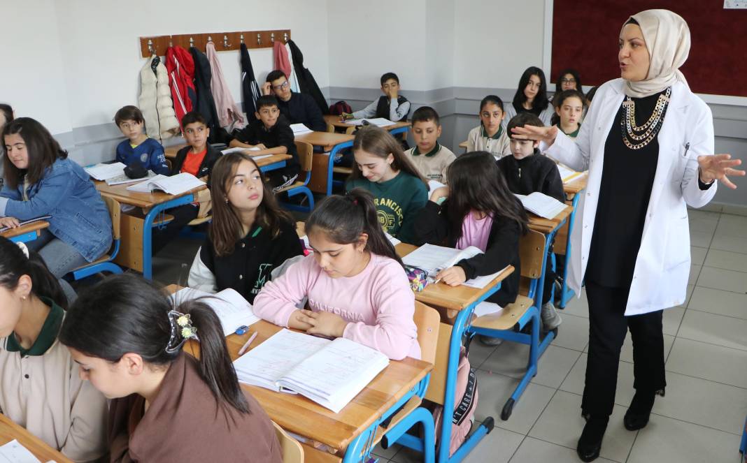 130 ülkeden 7 bin rakibini geride bıraktı: Dünyanın en iyi 50 öğretmeninden biri seçildi 2