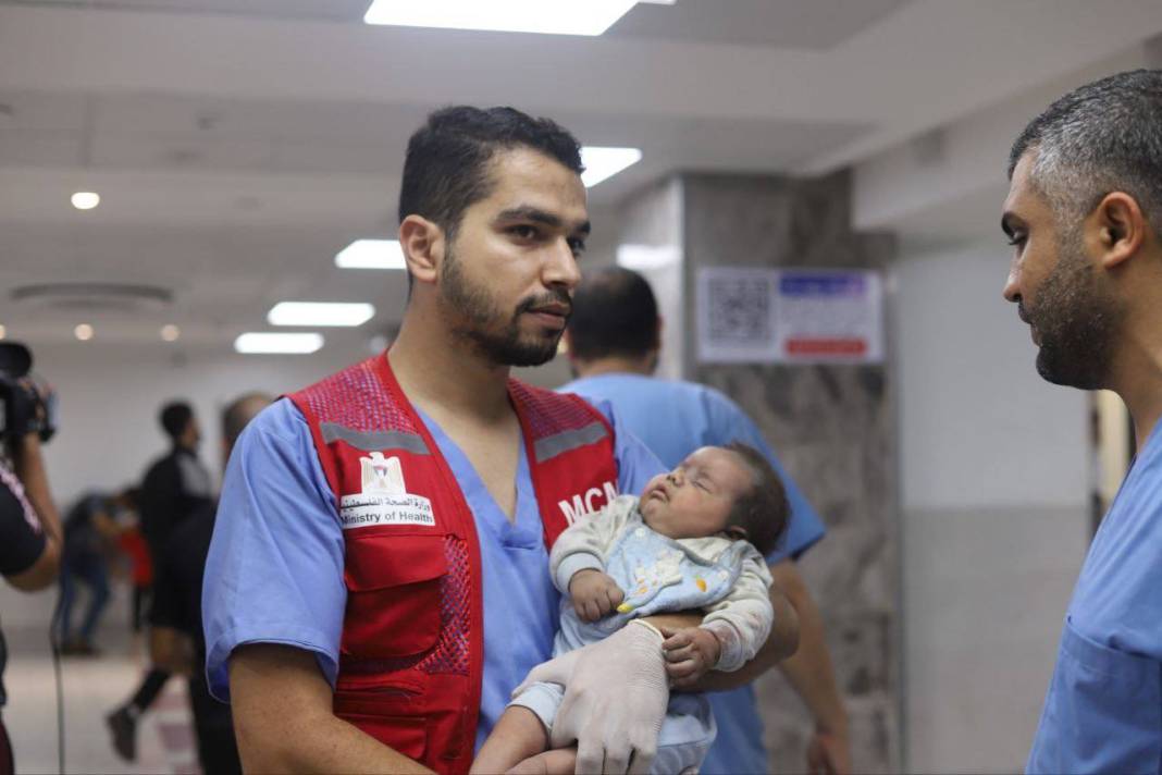 Fotoğraflarla Gazze'de yaralanan çocuklar: 'İnsanlık felaketi yaşanıyor' 9