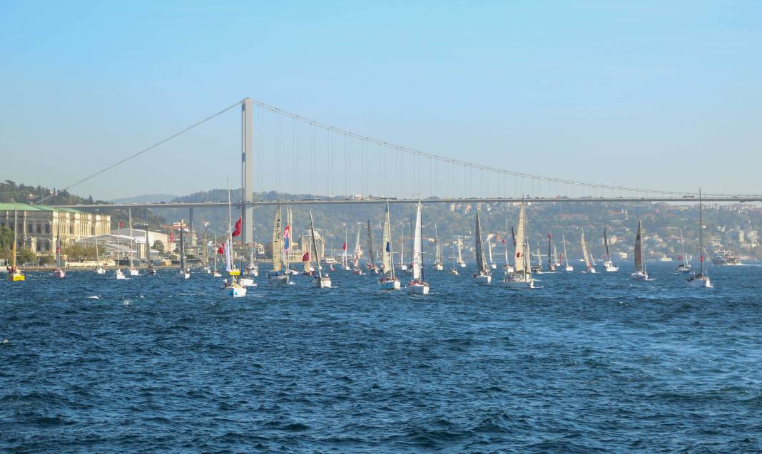 Cumhuriyet'in 100'üncü yılında görkemli şölen: 100 yelkenli İstanbul Boğazı'nda 6