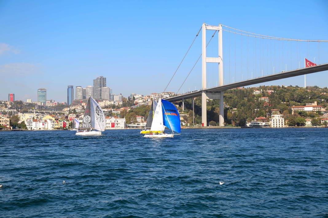 Cumhuriyet'in 100'üncü yılında görkemli şölen: 100 yelkenli İstanbul Boğazı'nda 1