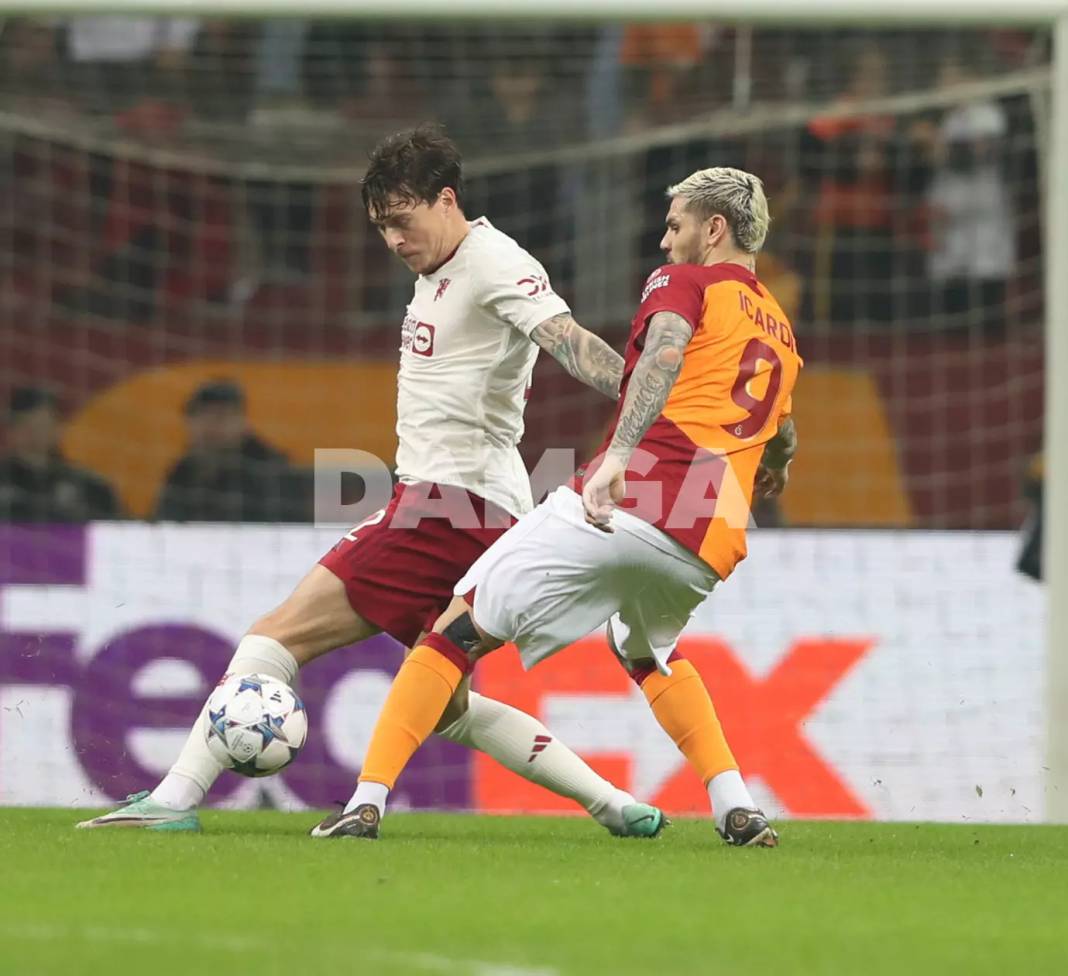 Galatasaray Manchester United ile berabere kaldı 19