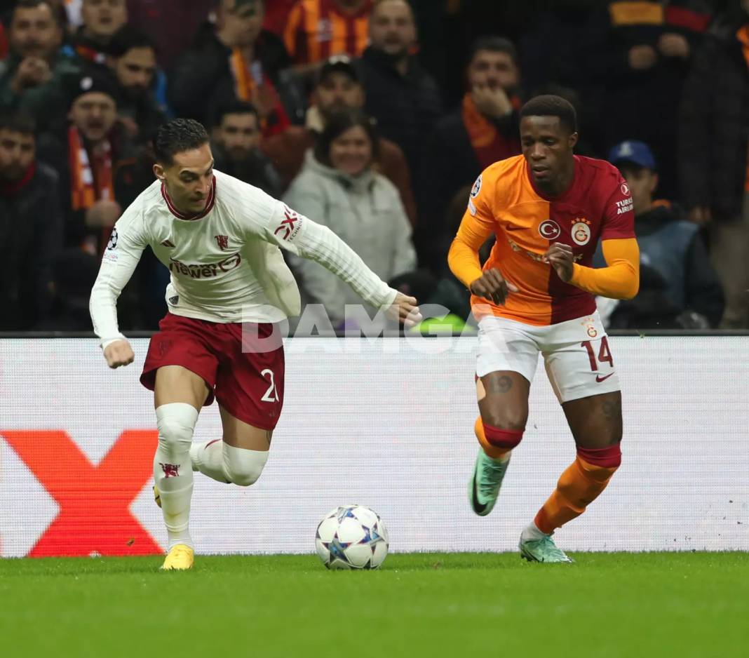 Galatasaray Manchester United ile berabere kaldı 22