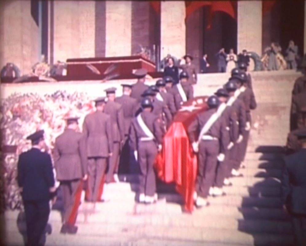 Atatürk'ün naaşının Anıtkabir'e naklinin renkli görüntüleri ortaya çıktı 7
