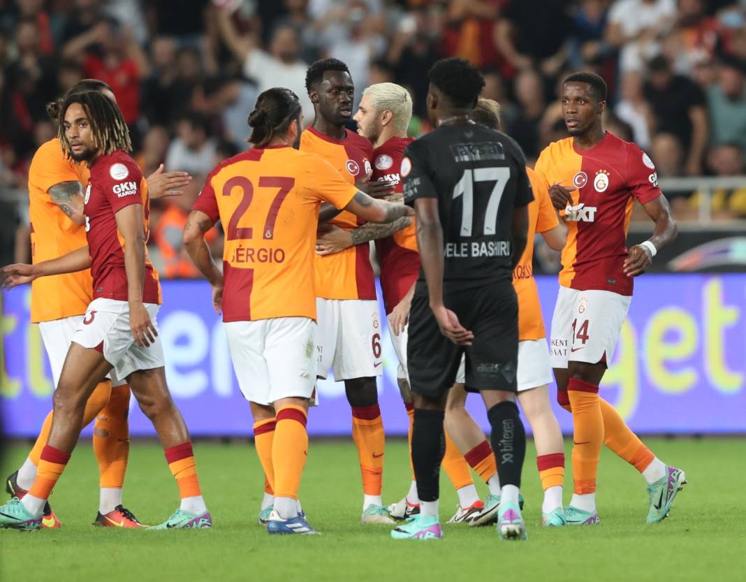 Hatayspor, Galatasaray'ın yenilmezlik serisine son verdi 12