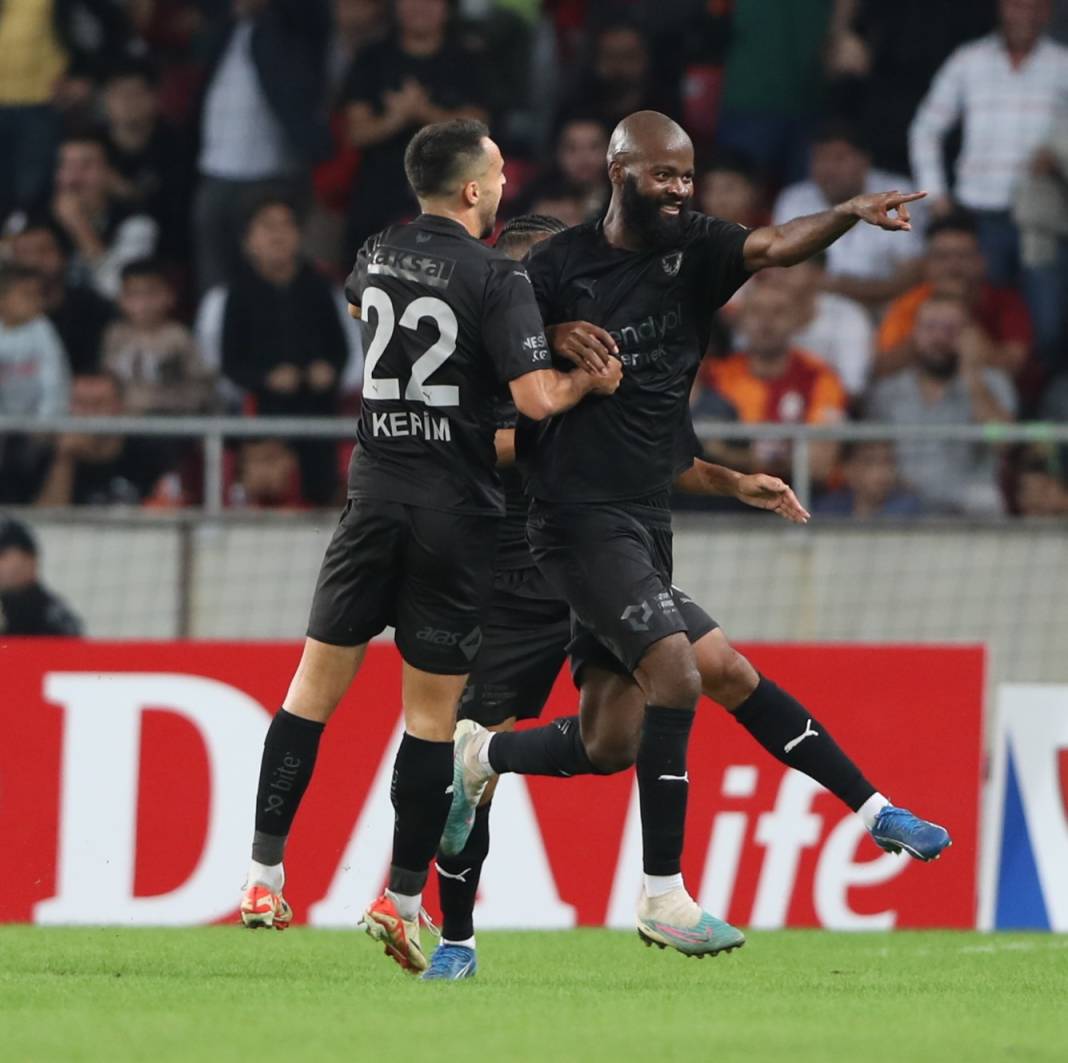 Hatayspor, Galatasaray'ın yenilmezlik serisine son verdi 10