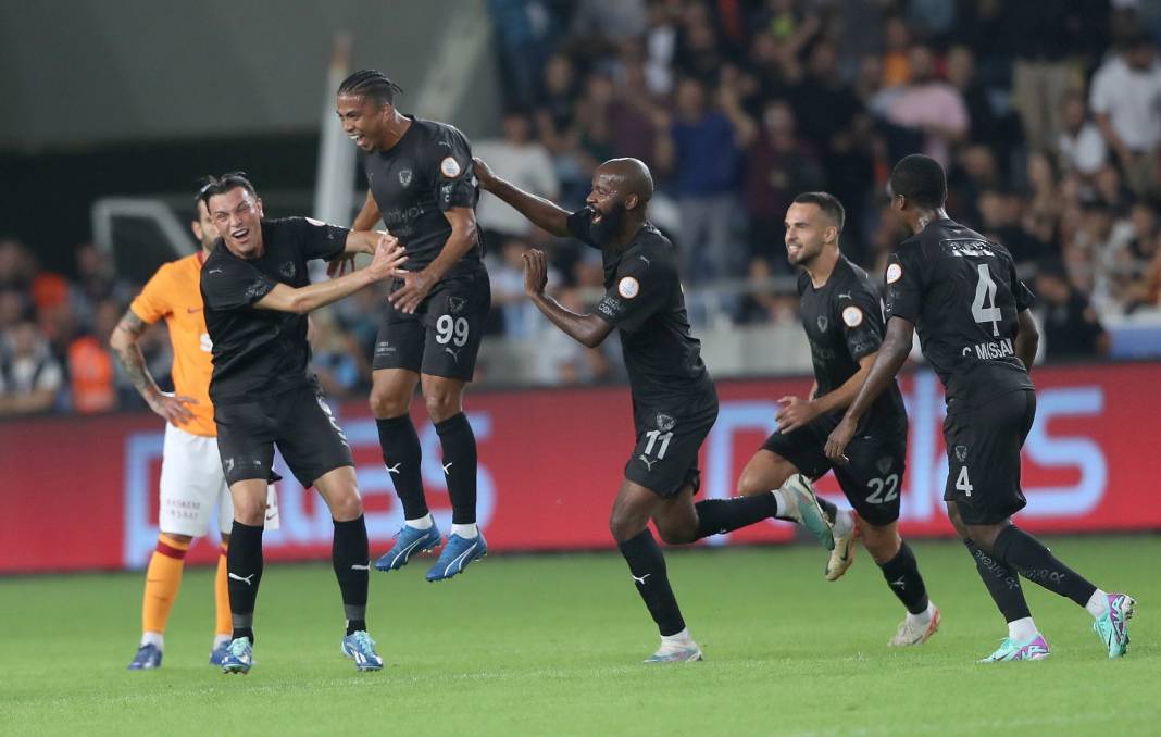 Hatayspor, Galatasaray'ın yenilmezlik serisine son verdi 25