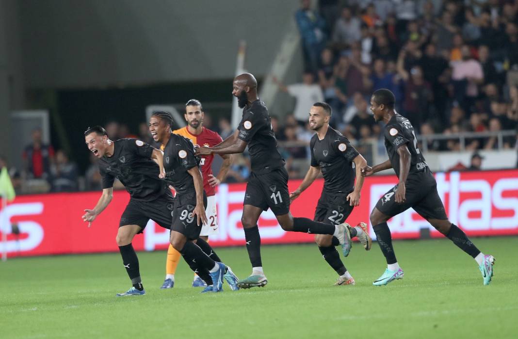 Hatayspor, Galatasaray'ın yenilmezlik serisine son verdi 23