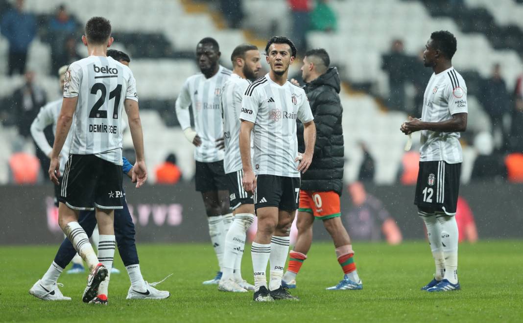 Beşiktaş Alanyaspor'a kaybetti: Galibiyet özlemi 3 maça çıktı 7