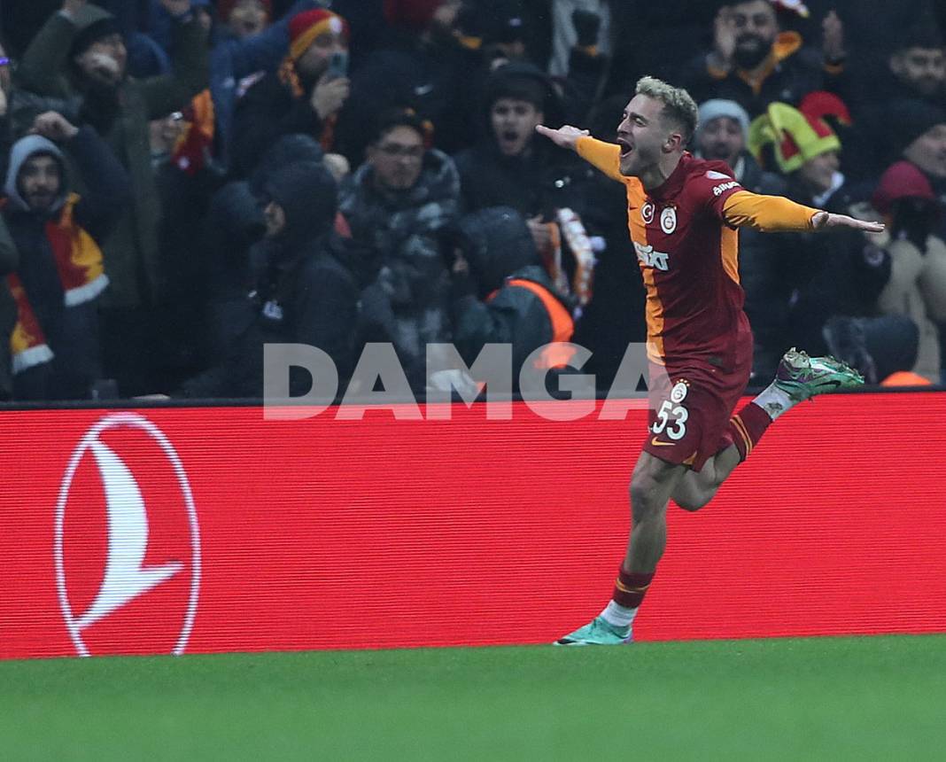 Galatasaray son dakika golüyle galibiyeti buldu 10