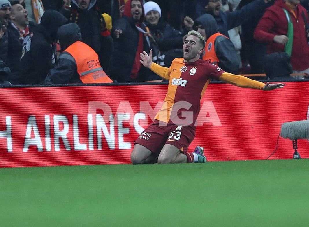 Galatasaray son dakika golüyle galibiyeti buldu 18