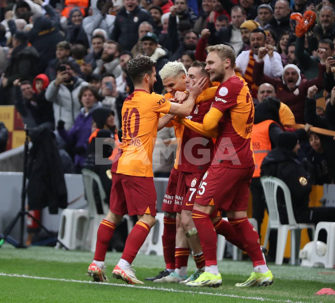 Galatasaray sahasında İstanbulspor'u 3-1 mağlup etti 25