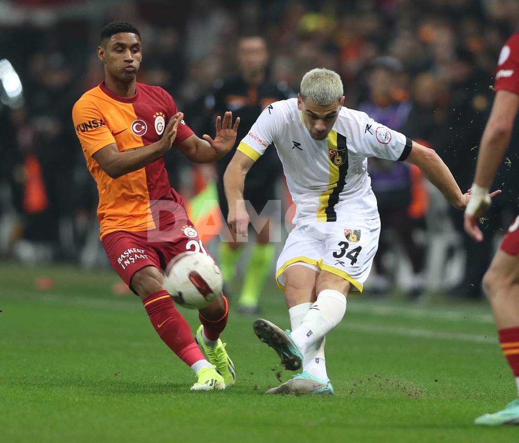 Galatasaray sahasında İstanbulspor'u 3-1 mağlup etti 16