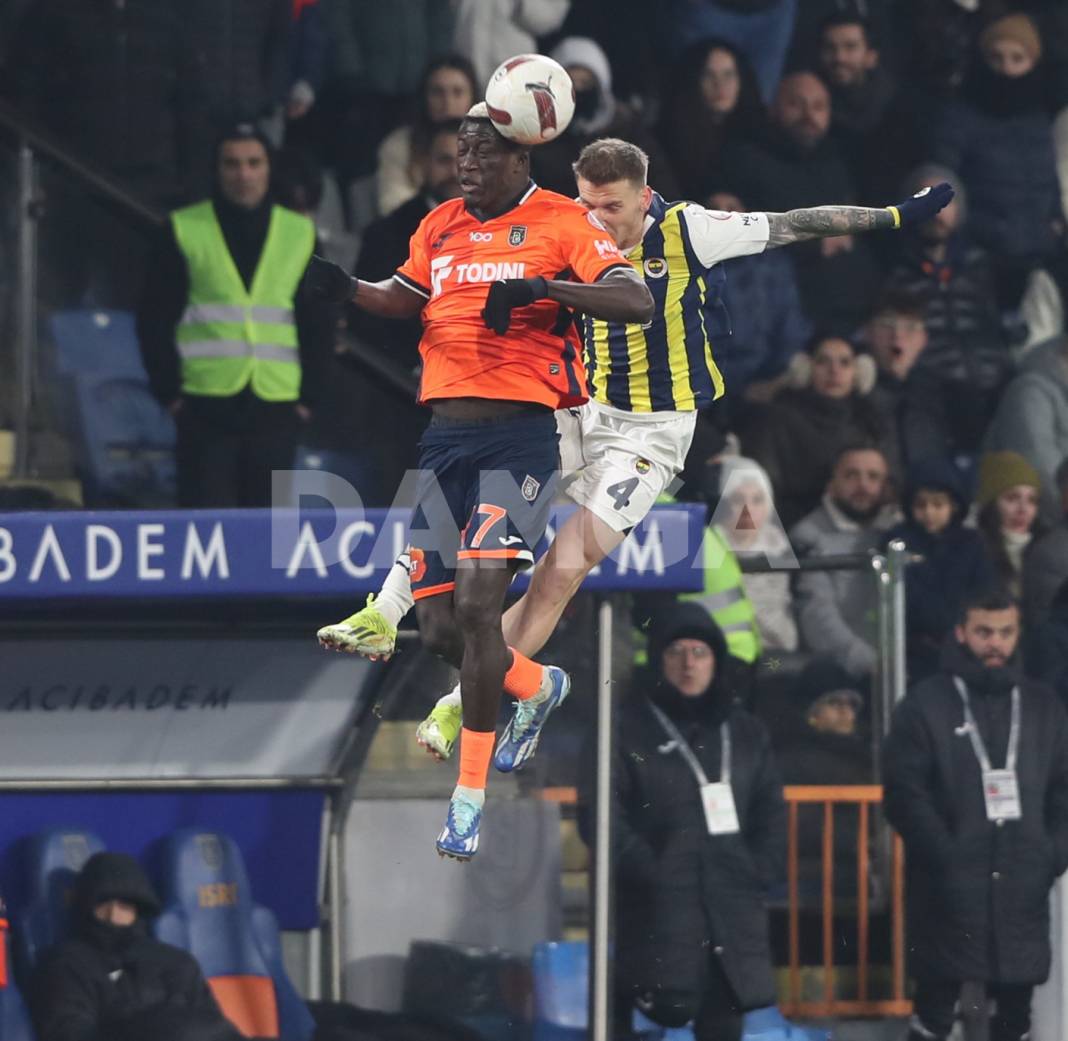 Fenerbahçe rakibi Başakşehir'i 1-0 yendi 12