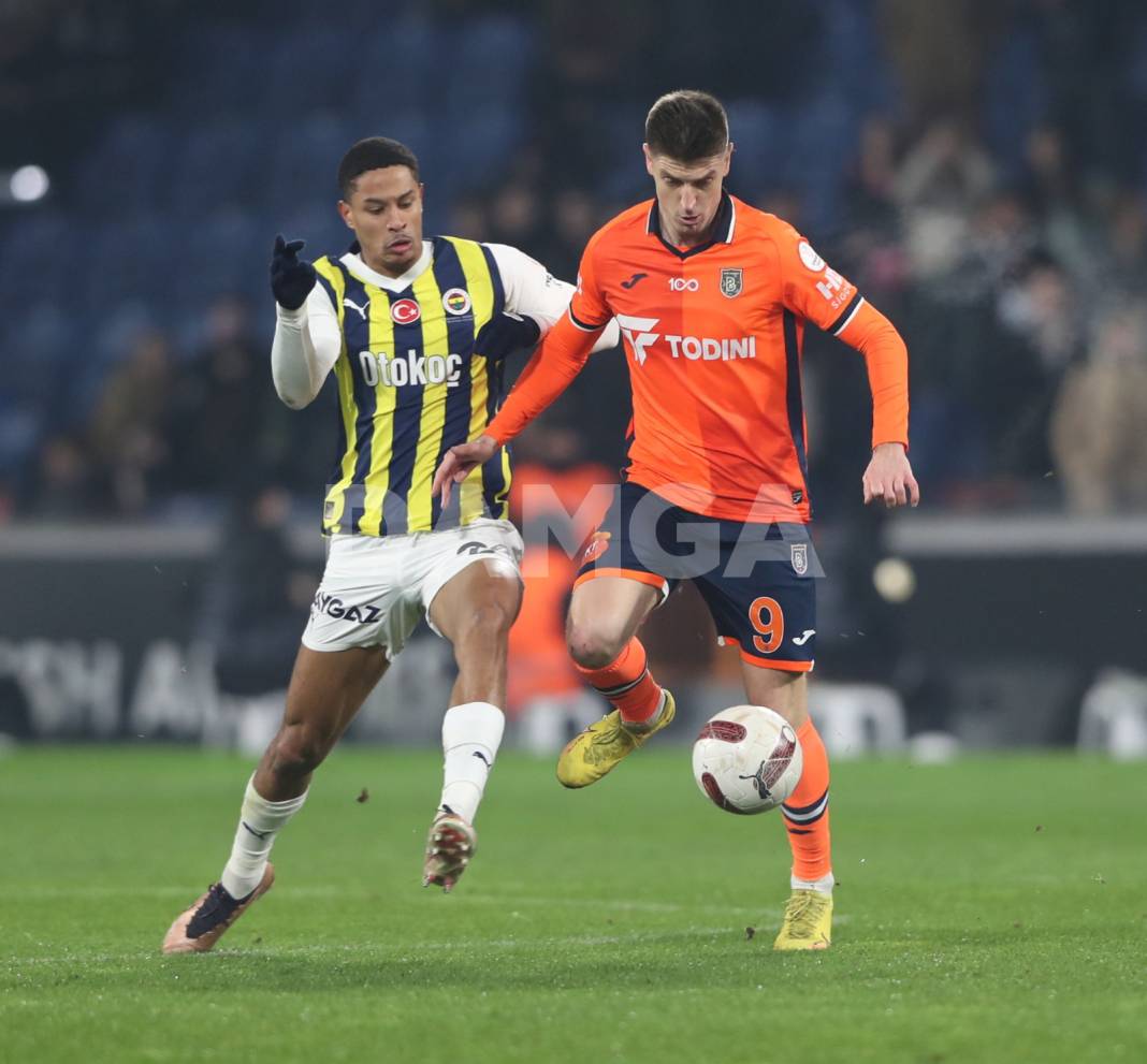 Fenerbahçe rakibi Başakşehir'i 1-0 yendi 16