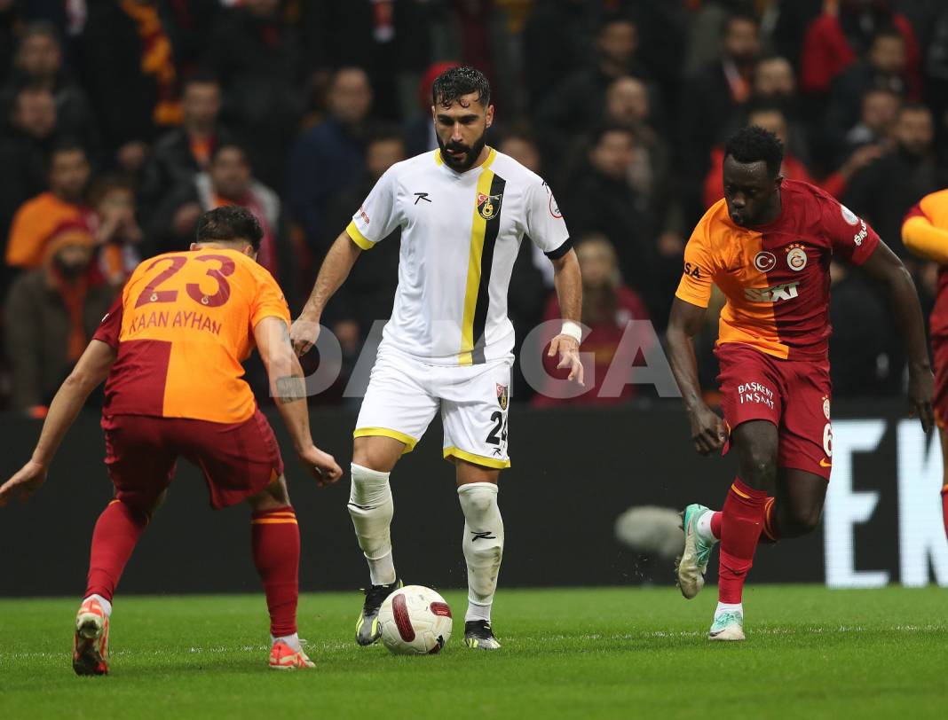 Galatasaray sahasında İstanbulspor'u 3-1 mağlup etti 23