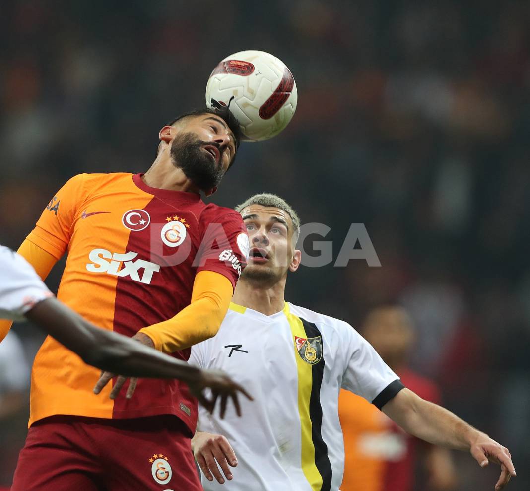 Galatasaray sahasında İstanbulspor'u 3-1 mağlup etti 19