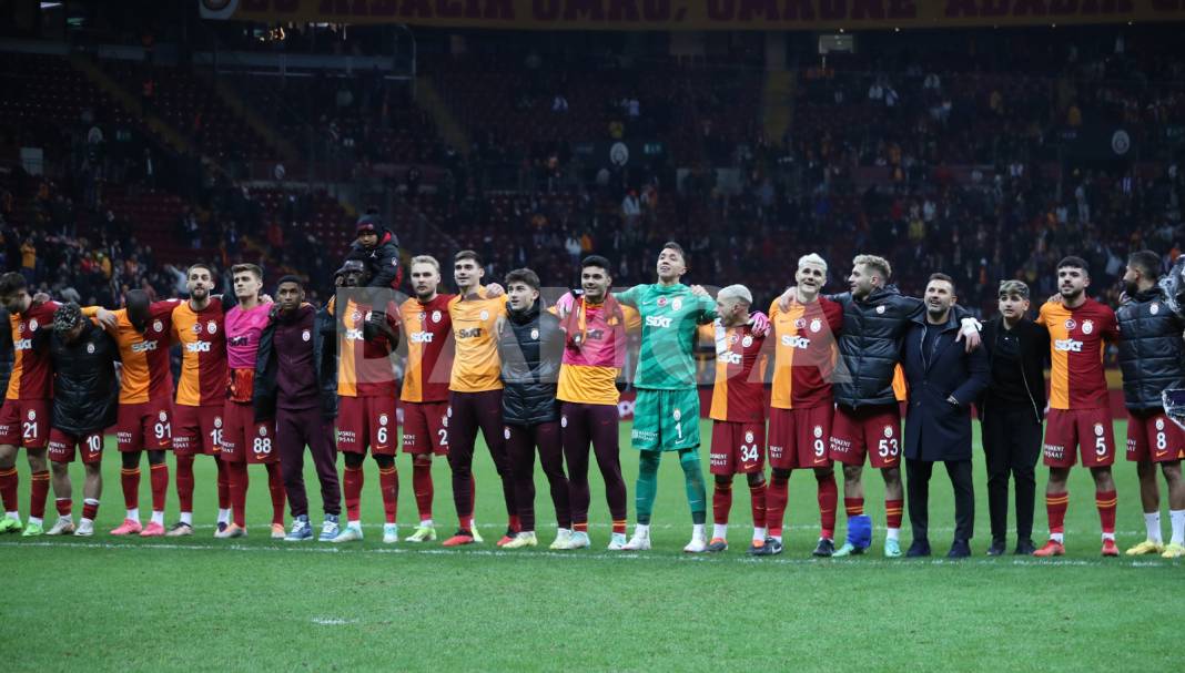 Galatasaray sahasında İstanbulspor'u 3-1 mağlup etti 11