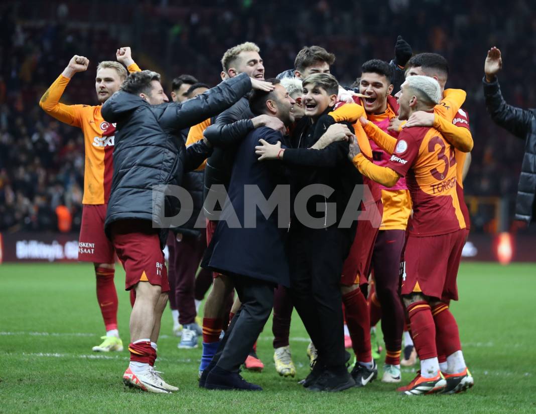Galatasaray sahasında İstanbulspor'u 3-1 mağlup etti 14