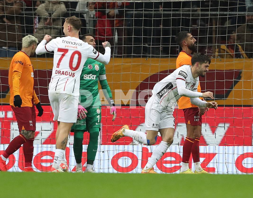 Galatasaray son dakika golüyle galibiyeti buldu 1