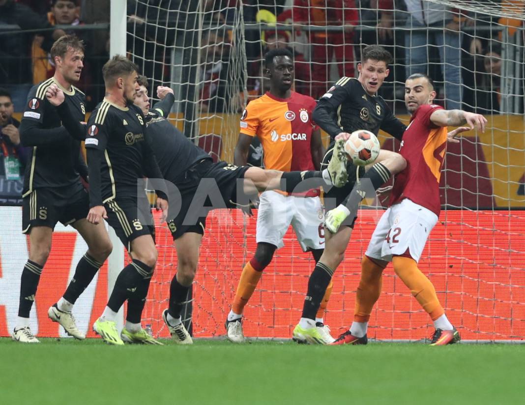 Galatasaray - Sparta Prag'ı 3-2 ile geçti 12