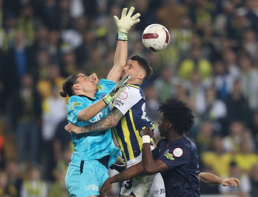 Fenerbahçe zirve yarışında hata yapmadı, uzatmalarda kazandı 14