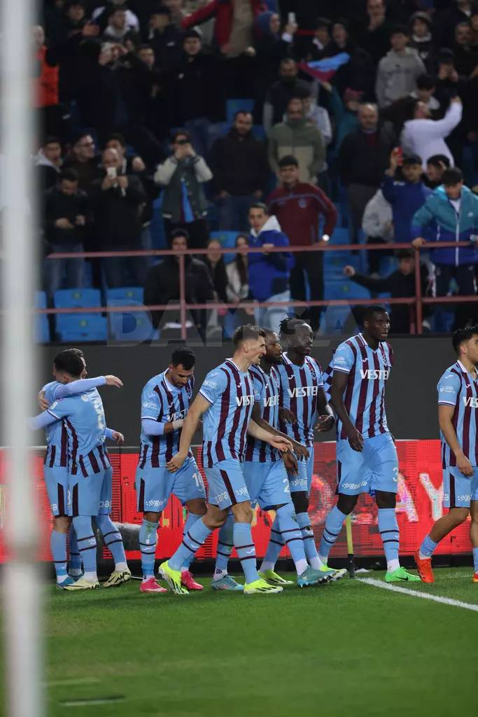 Kaostan fırtına çıktı! Trabzonspor yarı finalde 10
