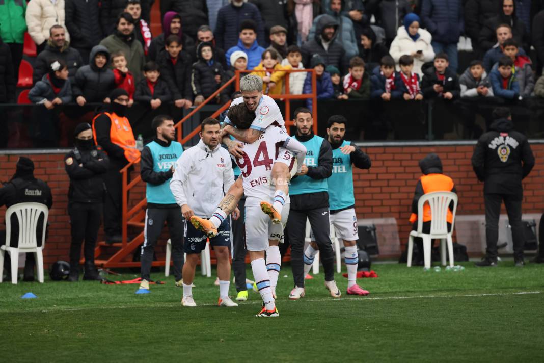 Trabzonspor 5 dakikada işi bitirdi! 38