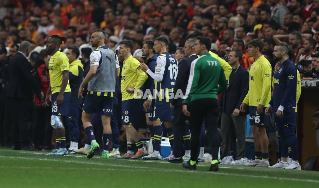 Fenerbahçe derbiyi kazandı, şampiyonluk son haftaya kaldı 18