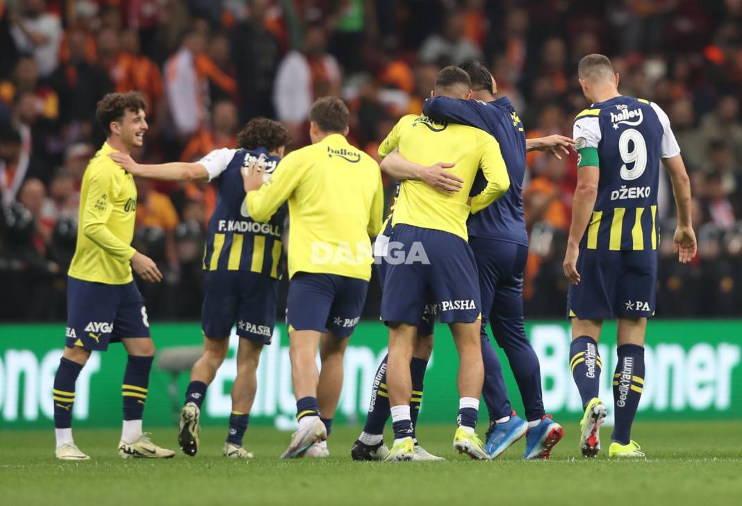 Fenerbahçe derbiyi kazandı, şampiyonluk son haftaya kaldı 22