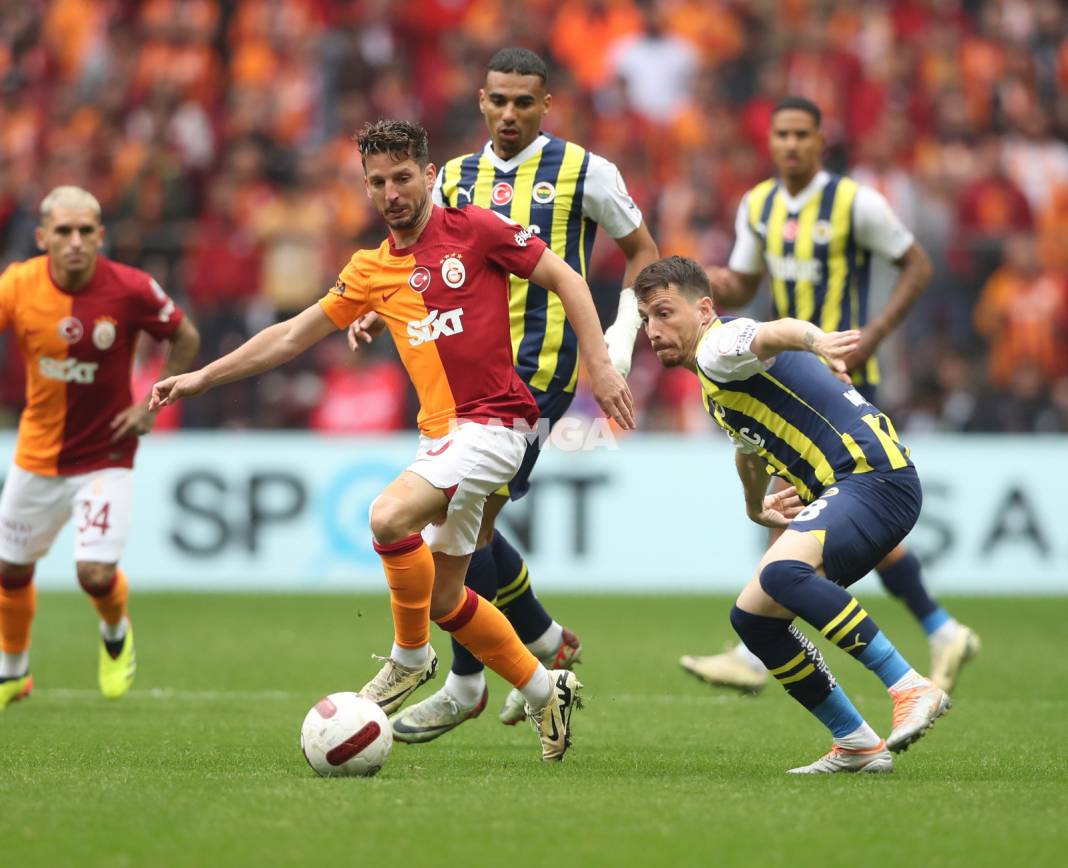 Fenerbahçe derbiyi kazandı, şampiyonluk son haftaya kaldı 4