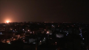 İsrail'in Gazze'ye hava saldırılarında 3 Filistinli şehit oldu