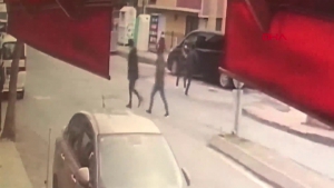Kağıthane'de sokak ortasında güpegündüz silahlı saldırı
