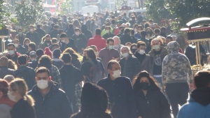Taksim'de maskesiz normalleşme