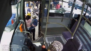 Otobüs Şoförü Hülya, rahatsızlanan yolcuyu hastaneye yetiştirdi