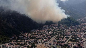 Marmaris'te Yerleşim Yeri Yakınında Orman Yangını