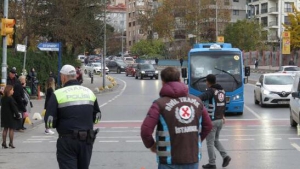 Kadıköy'de Polis Yolcu Gibi Bindi, Minibüsçülere Ceza Yağdı