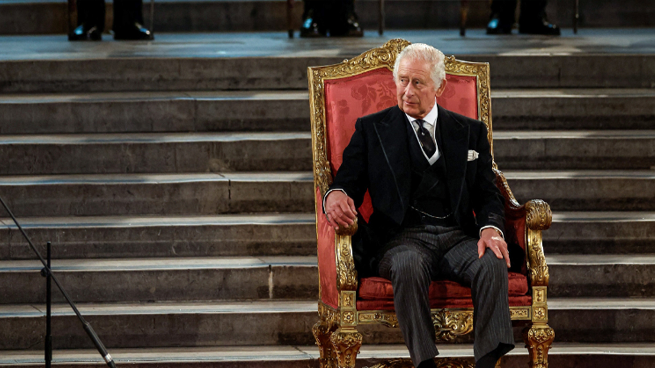 İngiltere Kralı Charles'ın taç giyme törenine kimler katılacak?