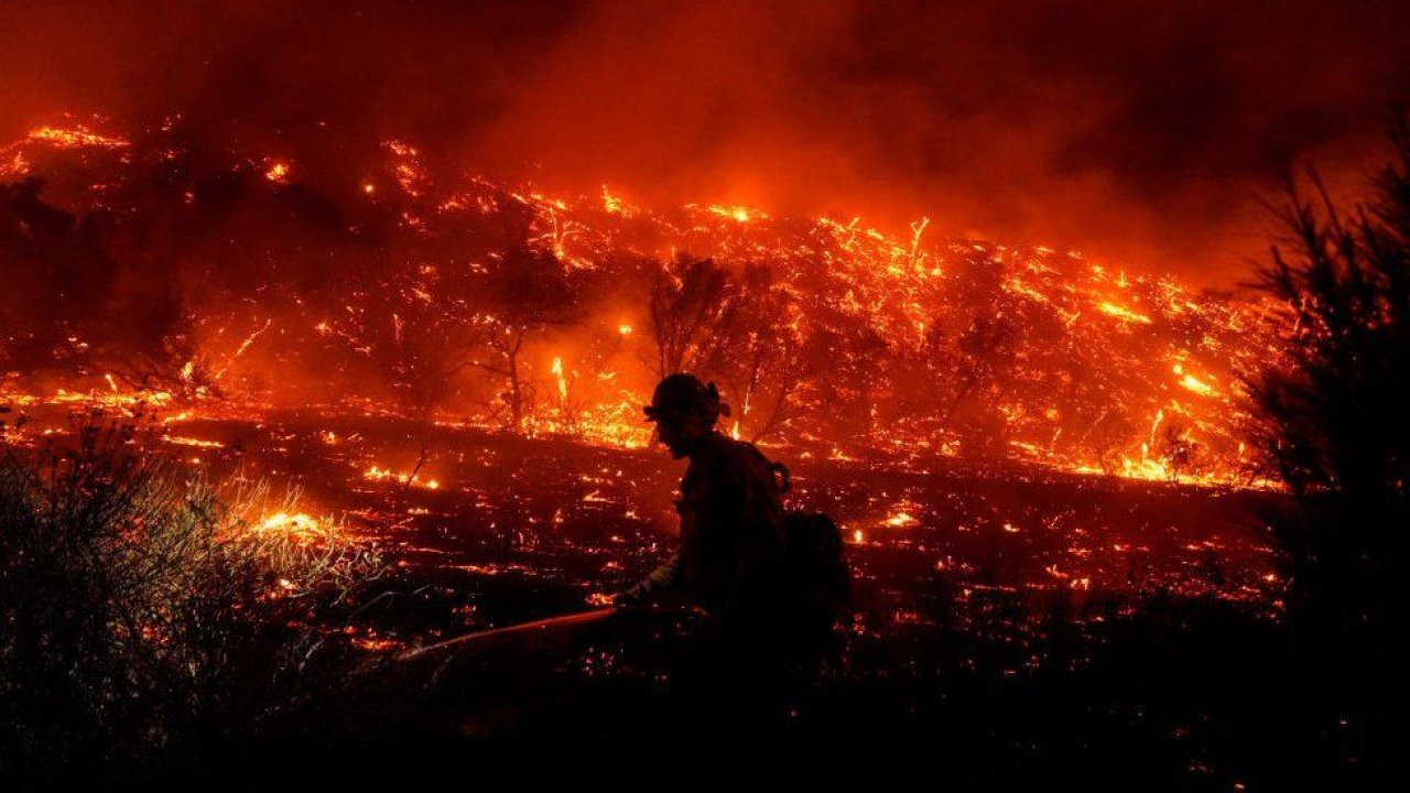 Kanada'da yangın nedeniyle olağanüstü hal ilan edildi