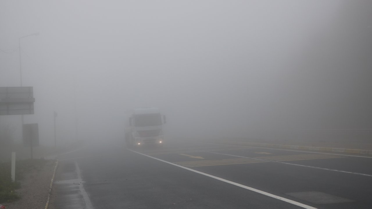 Bolu Dağı'nda yoğun sis etkili oldu