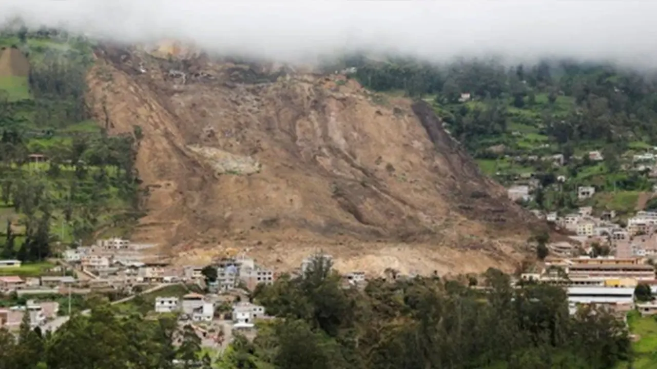 Ekvador'da toprak kayması: Toprak altında 30 kişi var, ölenlerin sayısı yükseliyor