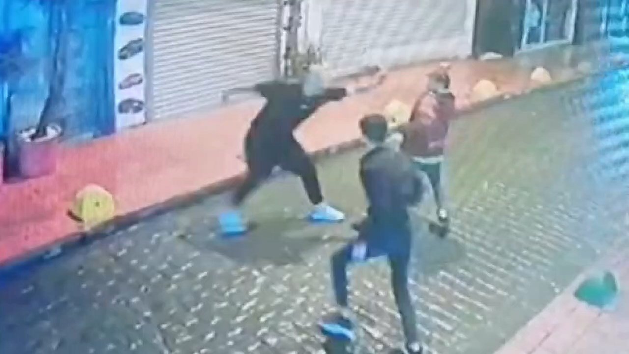 İstanbul'da pala ile turistlere saldırı