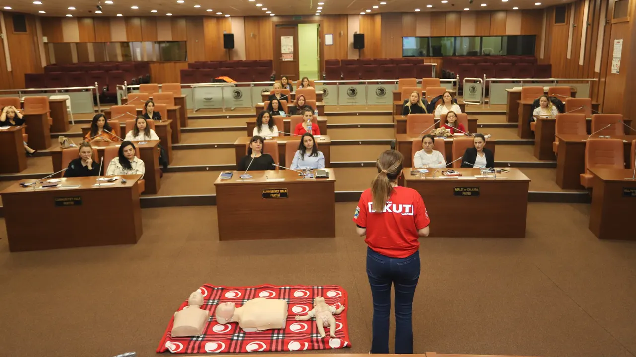 Kartal Belediyesi’nde ‘100 Kadın 100 Nefes’ projesi başladı